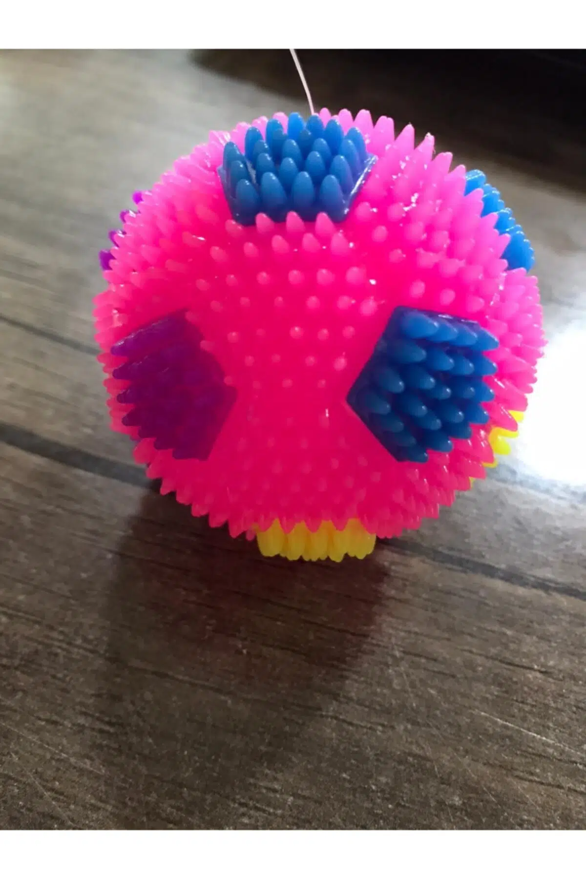 IP KP LION OYUN. IŞIKLI TIRTIKLI TOP LN5049